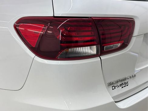 Used 2020 Kia Sorento EX image 35