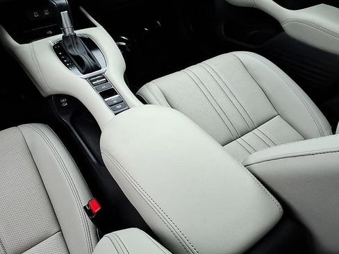 Certified 2026 Honda HR-V EX-L image 23