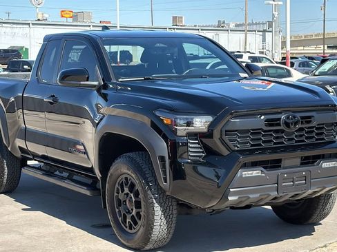Used 2024 Toyota Tacoma PreRunner w/ TRD Prerunner Upgrade Package image 7