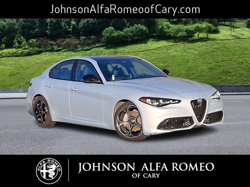 New 2025 Alfa Romeo Giulia w/ Veloce Package Rwd image 1