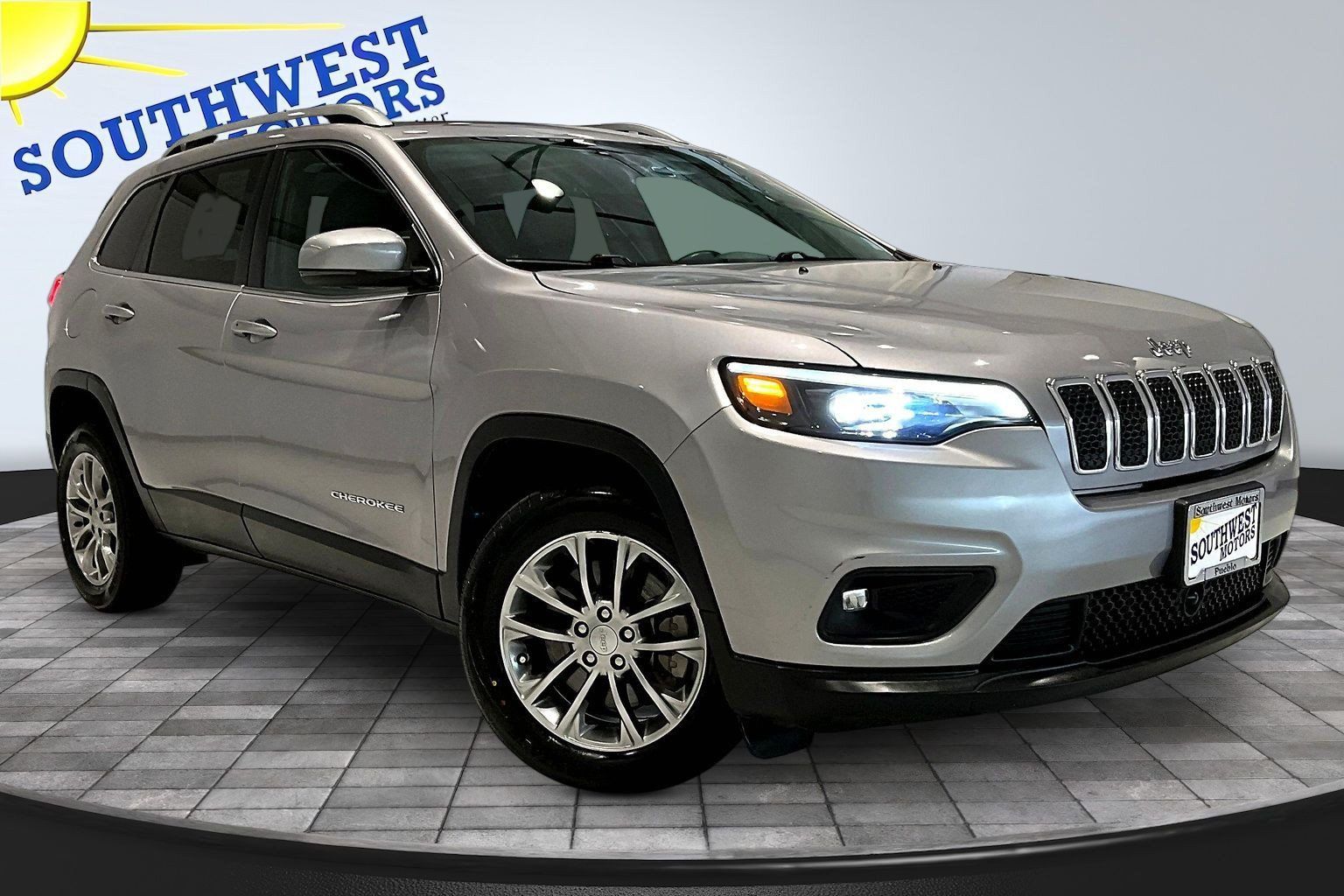 Used 2021 Jeep Cherokee Latitude Lux w/ Sun & Sound Group FWD image 3