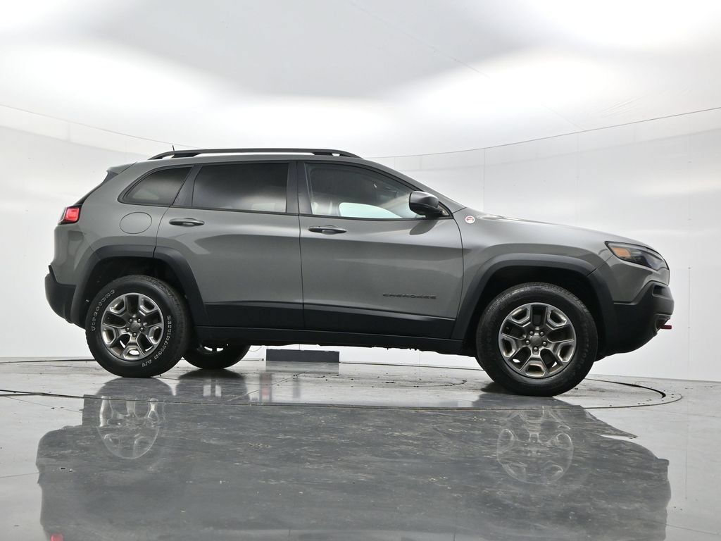 Used 2019 Jeep Cherokee Trailhawk w/ Cold Weather Group AWD/4WD image 45