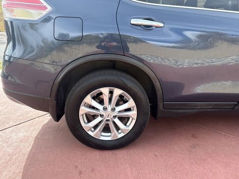 Used 2015 Nissan Rogue SV w/ SV Premium Package image 29