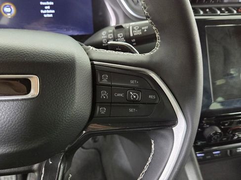 Used 2023 Jeep Grand Cherokee L Laredo image 19