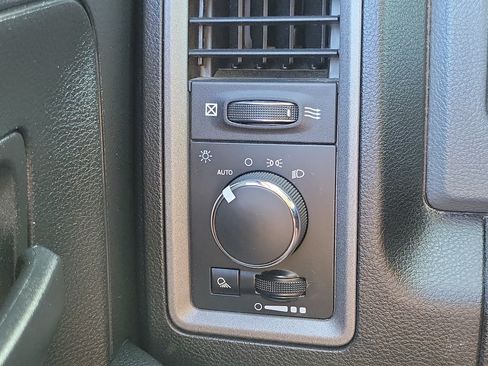 Used 2020 RAM 1500 Tradesman w/ Chrome Plus Package RWD image 13