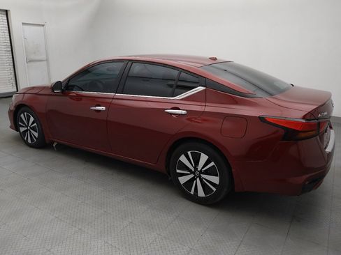 Used 2021 Nissan Altima 2.5 SV w/ SV Premium Package FWD image 3