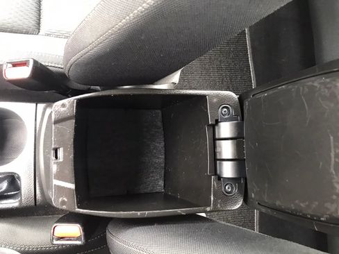 Used 2018 Toyota Corolla LE image 28