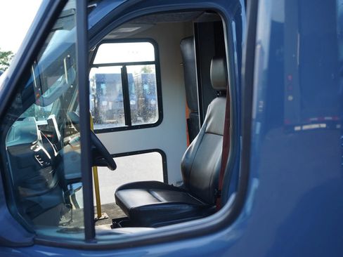 Used 2021 Ford Transit 350 DRW RWD image 18