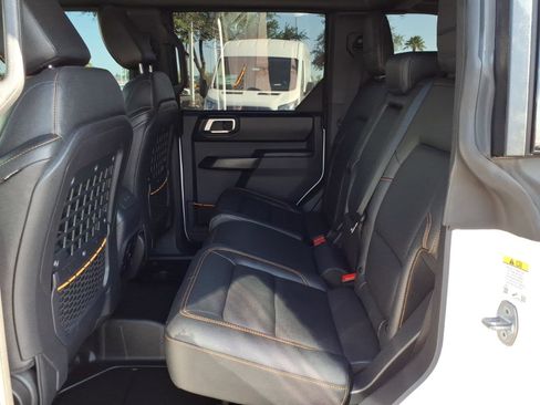 Used 2024 Ford Bronco Badlands AWD/4WD image 14