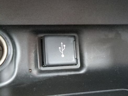 Used 2022 Toyota RAV4 LE FWD image 20