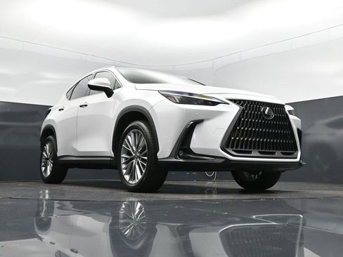 Certified 2025 Lexus NX 350 AWD w/ Accessory Package (2T) image 44
