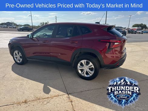 Used 2025 Chevrolet Trax LS image 2