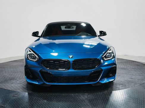 Used 2024 BMW Z4 M40i w/ Premium Package RWD image 2