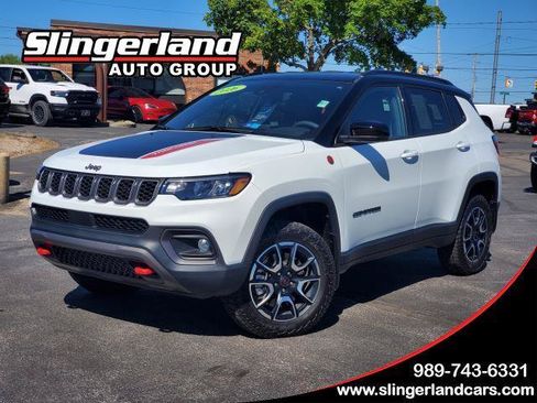 Used 2026 Jeep Compass Trailhawk AWD/4WD image 1