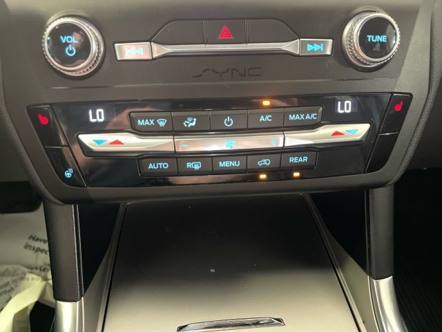 Used 2020 Ford Explorer XLT w/ Equipment Group 202A AWD/4WD image 20
