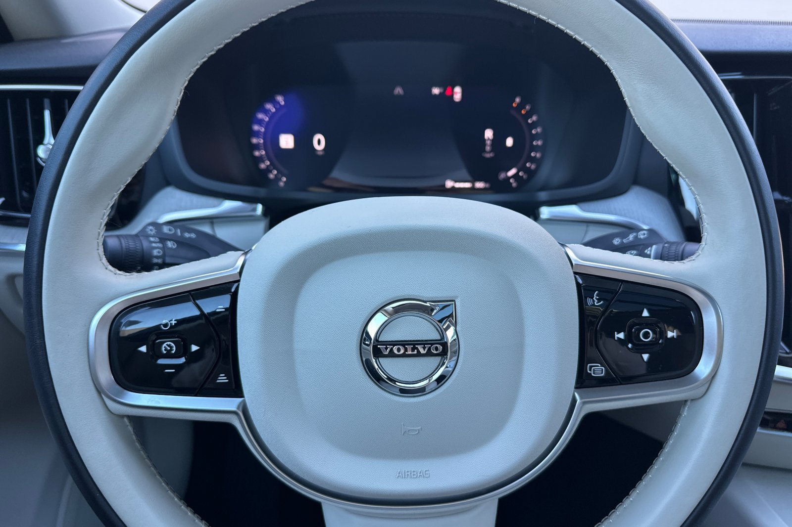 Certified 2025 Volvo V60 B5 Cross Country Plus w/ Protection Package Premier AWD/4WD image 27