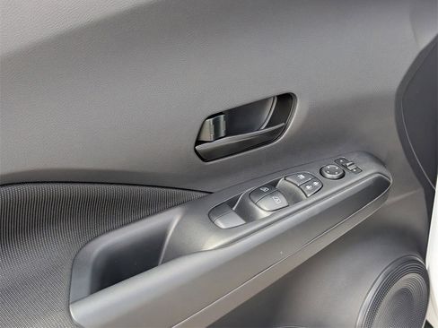 New 2025 Nissan Kicks Play S image 11
