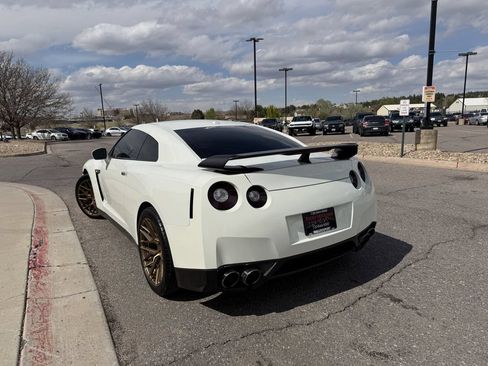 Used 2009 Nissan GT-R Premium AWD/4WD image 6