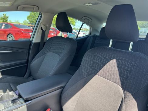 Used 2025 Toyota Camry LE w/ Convenience Package image 16