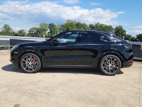 New 2026 Porsche Cayenne S image 2