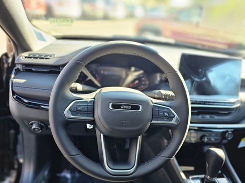 New 2026 Jeep Compass Latitude image 23