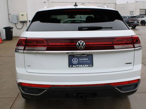 Certified 2024 Volkswagen Atlas Cross Sport SE image 5
