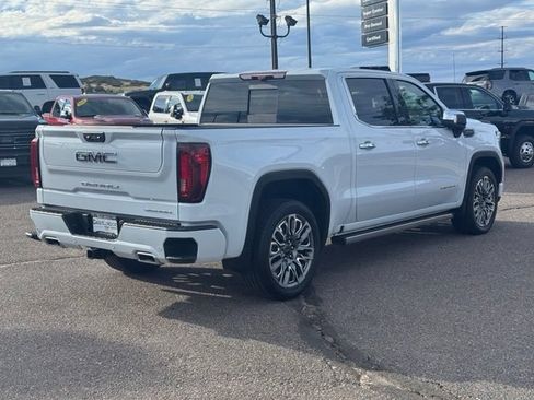 Certified 2026 GMC Sierra 1500 Denali Ultimate w/ LPO, Black Badging Package AWD/4WD image 5