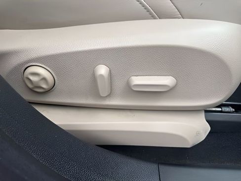 Used 2019 Buick Envision Essence AWD/4WD image 15