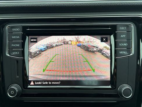 Used 2018 Volkswagen Passat 2.0T R-Line image 15