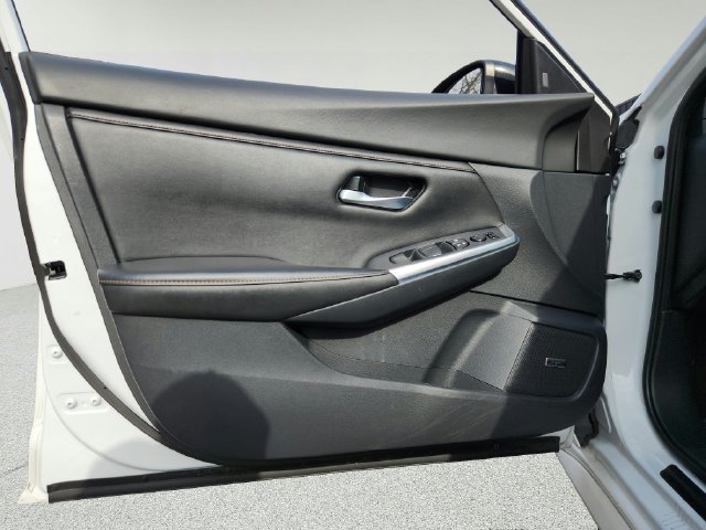 Used 2022 Nissan Sentra SR w/ SR Premium Package FWD image 20