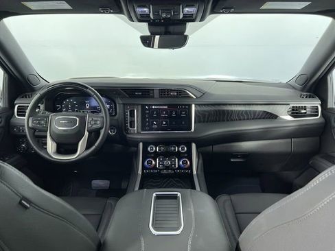 Used 2024 GMC Yukon Denali w/ Denali Reserve Package image 21