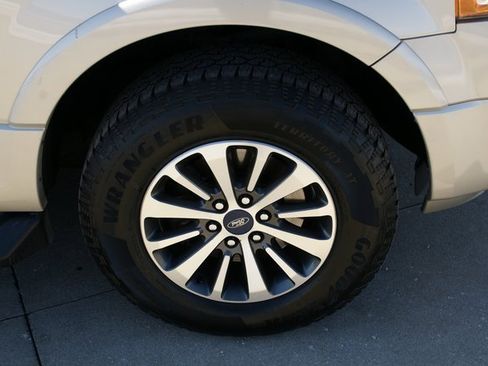 Used 2017 Ford Expedition EL XLT w/ Equipment Group 202A image 9