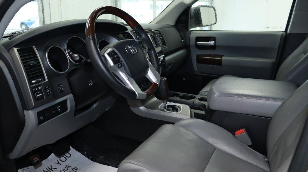 Used 2016 Toyota Sequoia Platinum AWD/4WD image 21