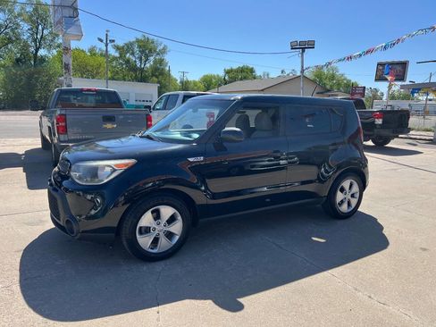 Used 2016 Kia Soul FWD image 2