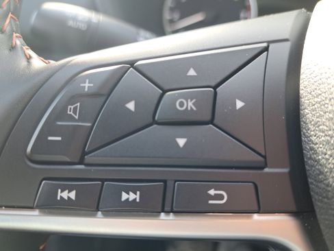 Certified 2025 Nissan Sentra SR image 22