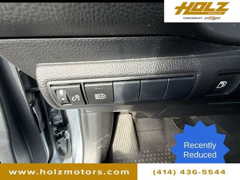 Used 2020 Toyota Corolla LE image 17