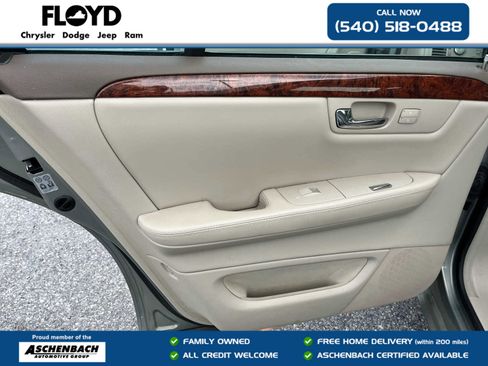 Used 2006 Cadillac DTS w/ Trunk Convenience Package FWD image 21