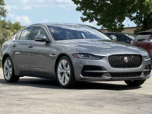 Used 2020 Jaguar XE S image 7