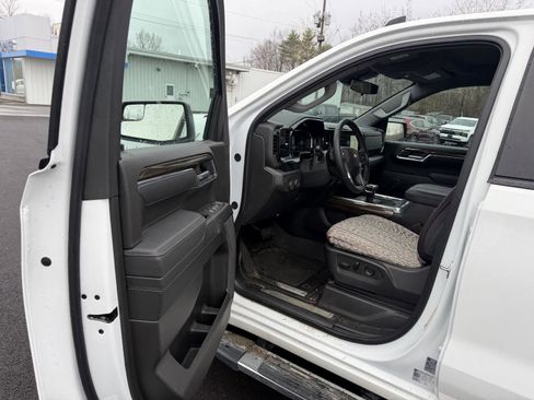 Used 2025 Chevrolet Silverado 1500 LT image 13