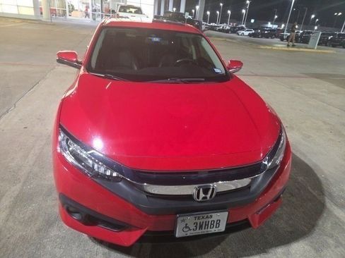 Used 2018 Honda Civic Touring image 2
