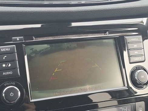 Used 2019 Nissan Rogue SV image 22