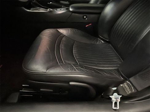 Used 2002 Chevrolet Corvette Coupe w/ Preferred Equipment Group2 image 9