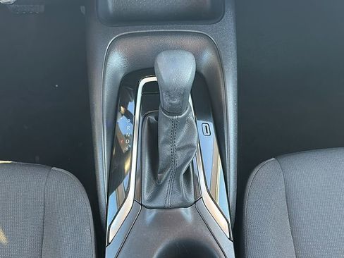 Used 2025 Toyota Corolla LE image 26