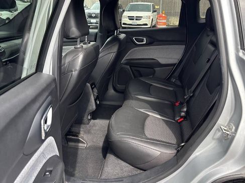 Used 2024 Jeep Compass Latitude AWD/4WD image 7