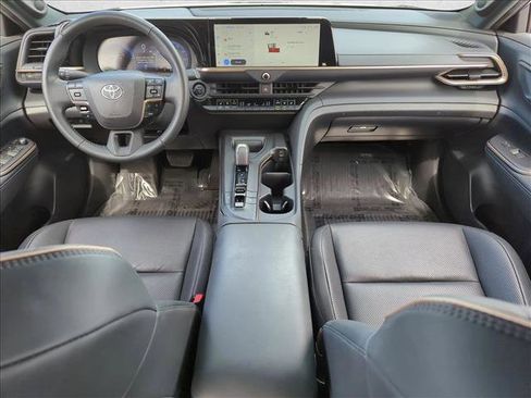 Certified 2023 Toyota Crown Limited image 18