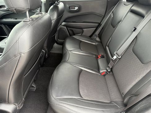 Used 2020 Jeep Compass Latitude image 12