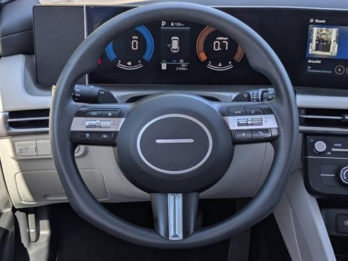 Used 2025 Hyundai Tucson SE image 20