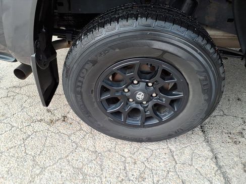 Certified 2022 Toyota Tacoma SR5 image 7