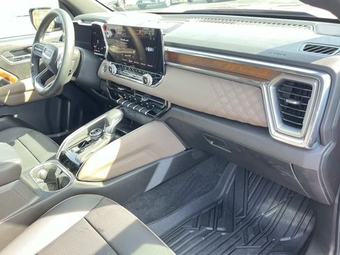 Used 2025 GMC Canyon Denali image 25