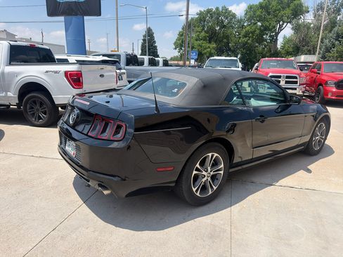 Used 2014 Ford Mustang Premium RWD image 3